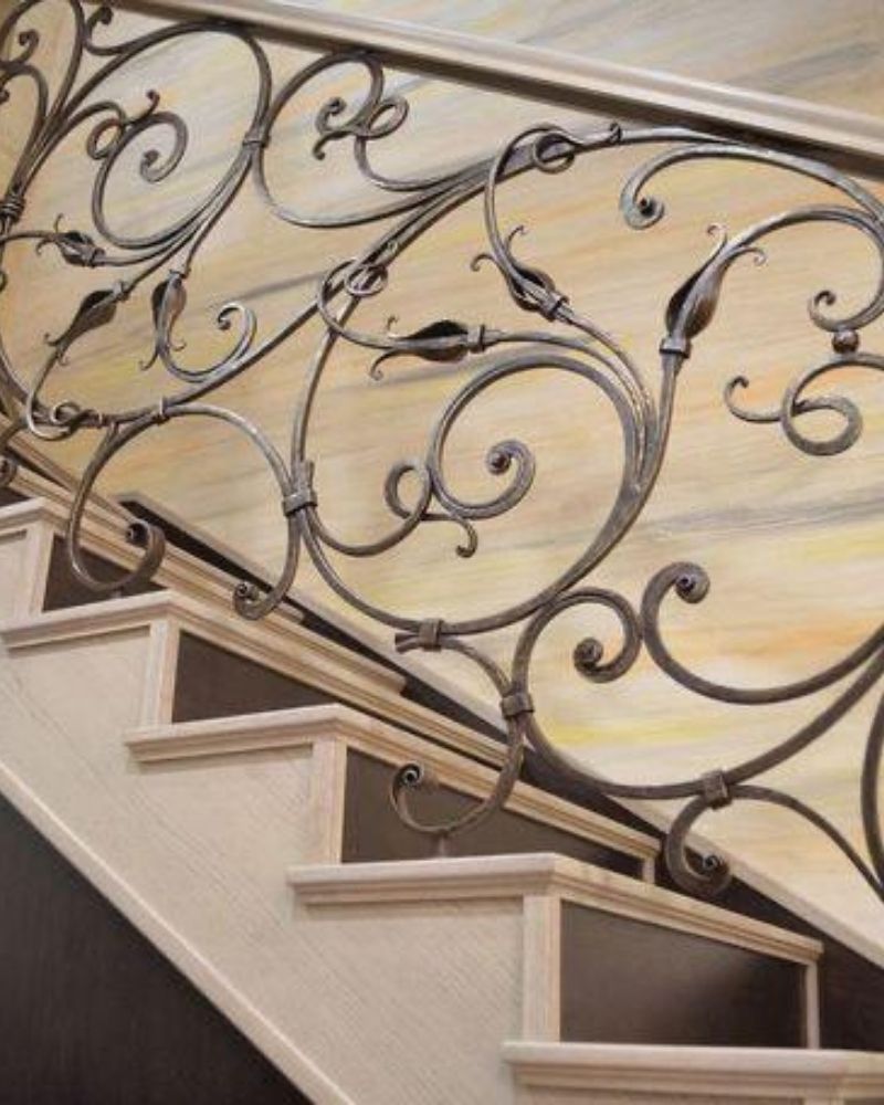 Custom curved staircase railing